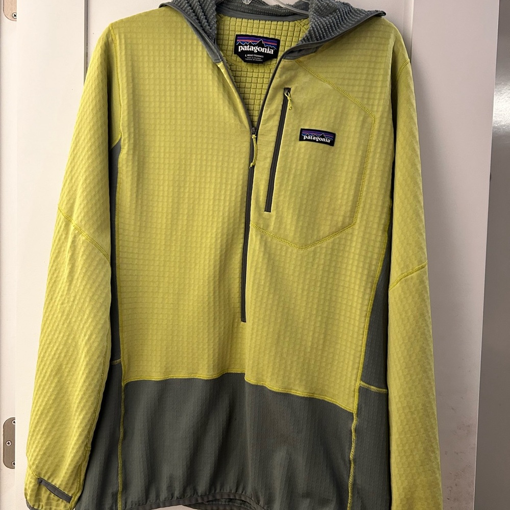 Patagonia Yellow and Gray Hooded Pullover - Large
